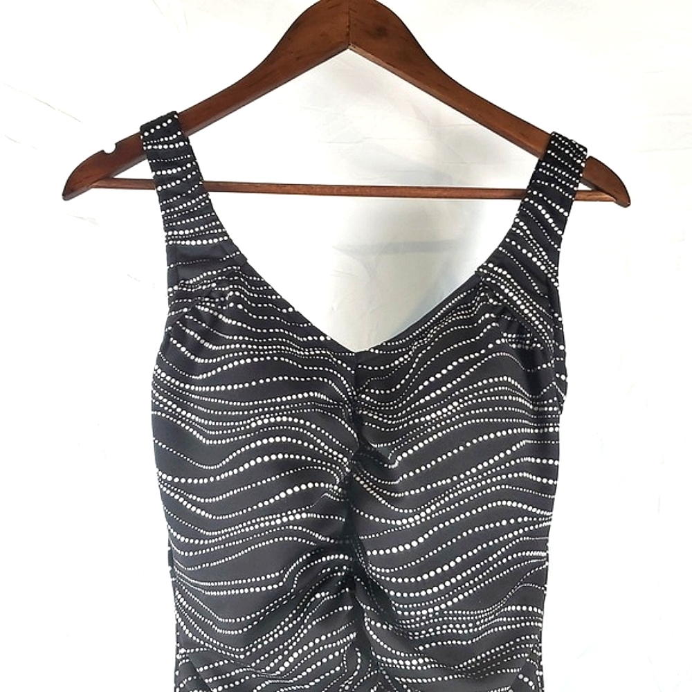 Penbrooke Swimwear Tidal Wave Shirred Front Tummy Control One Piece Swimsuit - Picture 4 of 10